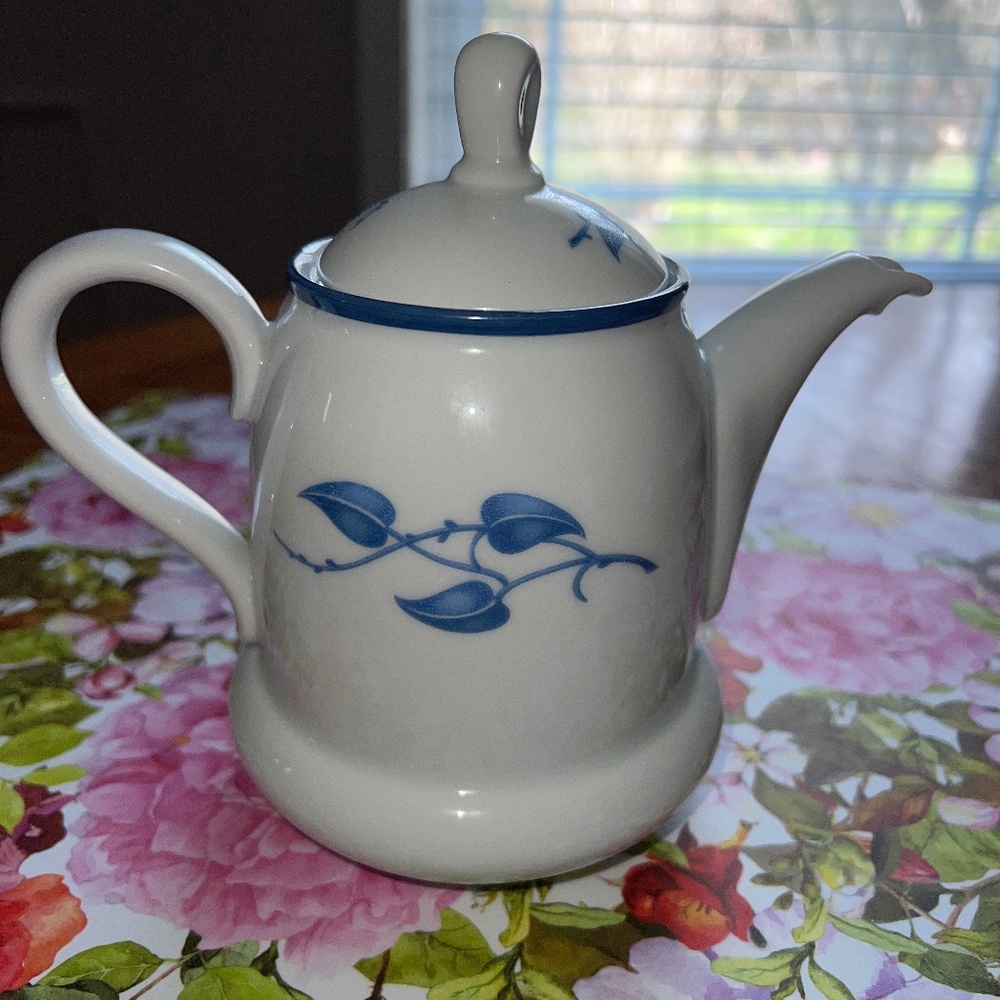 Rosenthal Kronach-Germany Coffee/Tea  Pot